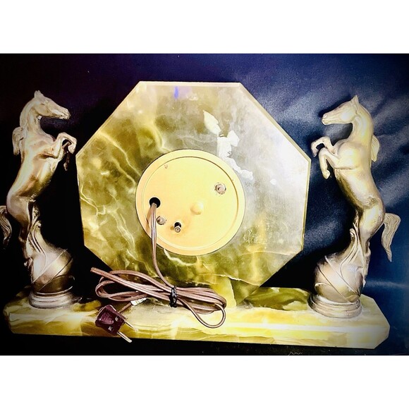 Antique Estate Piece Onyx Art Deco Circa '38 Master Crafters Horse Mantel Clock - Picture 6 of 8